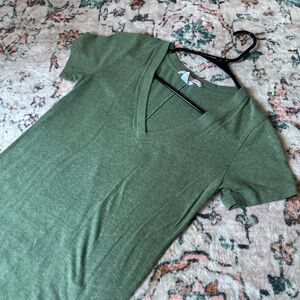 PINK Victoria’s Secret Tri-Blend Green V-Neck Short Sleeve Shirt (XS)